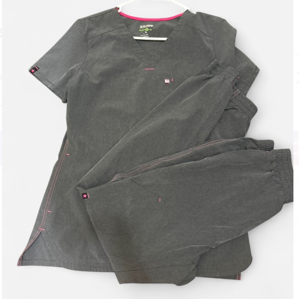 Women’s SCRUBSTAR scrub set size XS NWOT